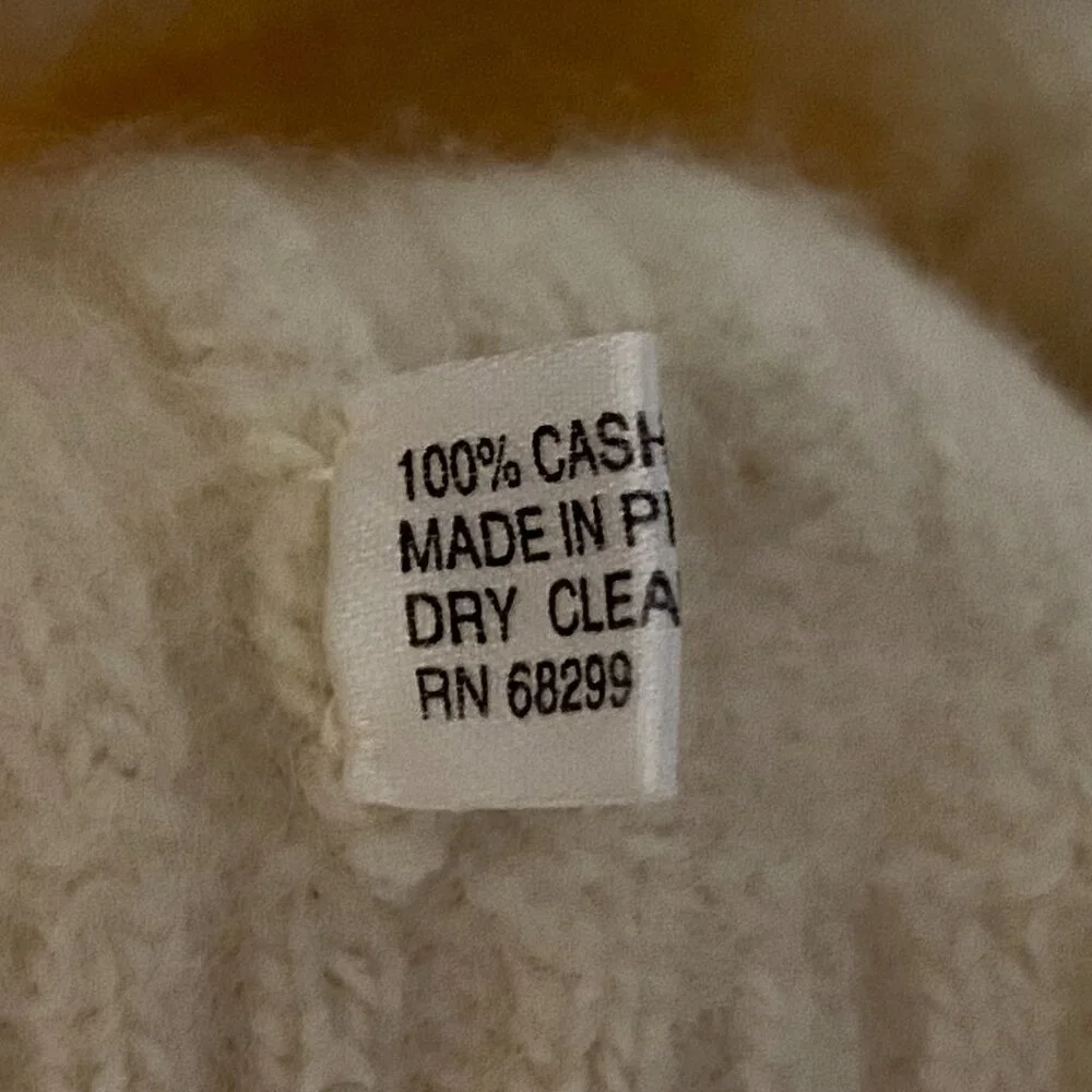 White Cashmere Cable Knit Sporty School Gorpcore Preppy Ski Knit Hat Beanie M